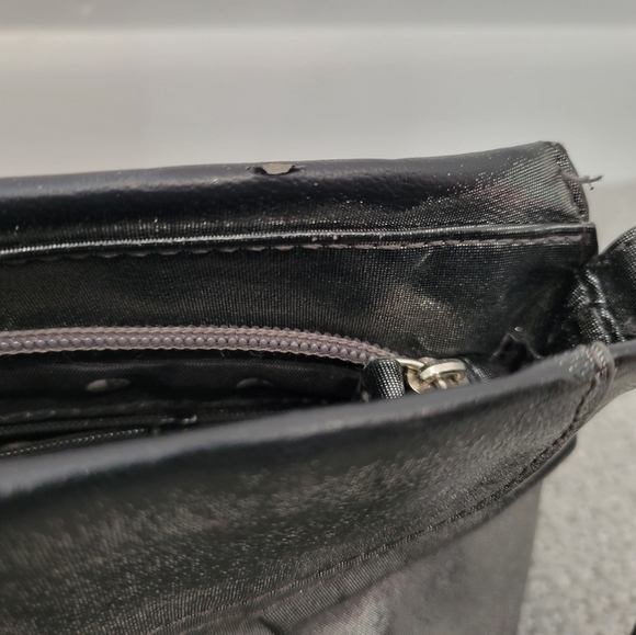 2/$18 Elle Grey Metallic Silver Crossbody Shoulder Bag Bow Detail GUC Small - Picture 4 of 15